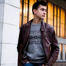 Sunt fericit de relația lui cristian cu bunicul lui, sunt foarte atașați unul de altul, iar acest sentiment este reciproc. Corneliu Botgros Cbotgros Twitter