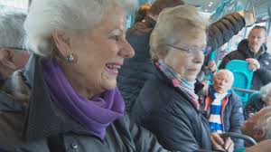 Hvad er det, der er turkis og 18 meter langt?