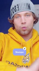 Stompa ya feet!!! @whiteyy18 #GetCrackin #4you #whiteyy18 #whiteyy18fanclub  #nomatterwhat #obw #willsgirls #stompa #serenaryder @serena_ryder  #whiteynation