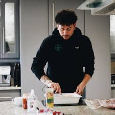Aka hosted the braai show with aka on sabc 1 for its season one and now it seems he has been replaced with his nemesis cassper much to the dismay of both artists' fans. Aka To Debut The Braai Show Next Week Zambianews365 Com