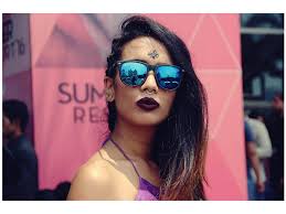 Street Style At Lakme Fashion Week J Aipur Journal I absolutely love indian magazine publications as they mix western and indian fashion to create a gorgeous fusion mix.