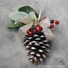 Incorporate Natural Winter Elements Into Your Holiday Decor With Festive Diy Christmas Ornaments Weihnachtsdekoration Weihnachtsbasteln Basteln Weihnachten