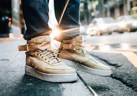 Mid Black Air Force 1 On Feet Nike Sf Af1 Mid Mushroom 917753 200 On Foot Preview Sneakernews Com Nike Free Shoes Nike Nike Sf Af1