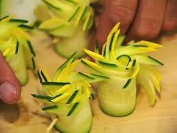 Pin By Tour De Food On Recipes Fruit And Vegetable Carving Food Sculpture Food Carving