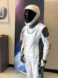 Spacex space suit, also called starman suit, was jointly designed by elon musk, spacex ceo, and jose fernandez, a costume designer known for his works for science fiction (tron: Up Close And Personal With Spacex S Space Suit Space Suit Spacex Suits