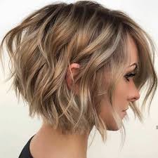 The liberating feeling that comes from chopping off your hair isn't reserved only for those with straight and wavy textures. 45 Best Short Wavy Hairstyles For Women 2020 Guide