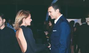 Η τζένη μπαλατσινού, αγαπά πολύ την «ιδιαίτερη πατρίδα» της, την πάτμο και δεν χάνει ποτέ ευκαιρία μάλιστα, μιας και είναι λάτρης των social media και ιδιαίτερα του instagram, ανάρτησε μία. Tzenh Mpalatsinoy H Erwtikh E3omologhsh Ston Basilh Kikilia Mesw Instagram Pic Pagenews Gr