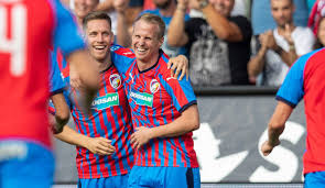 David limberský a alex král se připojili k výzvě, při které uživatelé sociálních sítí žonglují s fotbalista david limberský se stal trojnásobným otcem. Muz Obzalovany Z Podvodu Na Limberskem Pry Poskodil I Jine Hrace Fotbal Sport Plzenska Drbna Zpravy Z Plzne A Okoli