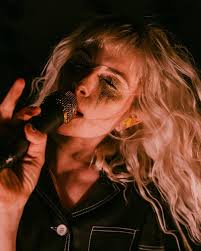 Great live music photography is very popular with people across all genres of music. Feature Patience Poker And Snap The Art Of Music Photography Music Musings Such