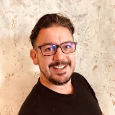 I am resigned to my Linkedin engagement never getting any interest... I  will get no likes, I will get no comments... If I am lucky someone may say  "this guy is an