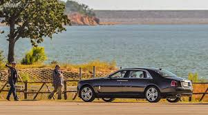 Spied 2020 Rolls Royce Ghost Seen On Car Carrier Wearing Camo Rolls Royce Ghost Interior Rolls Royce Rolls Royce Phantom