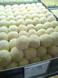 For Bengalis Any Celebration Is Incomplete Without The Customary Sandesh A Sweetmeat Snack Made From Milk C Sweet Meat Indian Dessert Recipes Indian Sweets