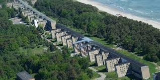 Hier radeln sie entspannt zum einkaufen, spazieren zum lieblingsitaliener oder genießen pilates am strand. Prora Auf Rugen Wohnen Im Megabau Der Nazis Kolnische Rundschau