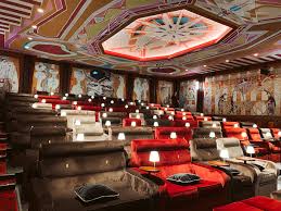The basics the tuschinski theater was commissioned in 1921 by abraham icek tuschinski. Vernieuwde Pathe Tuschinski City Luxer Dan Ooit Genieten Van De Beste Kwaliteitsfilms Yourlittleblackbook Me