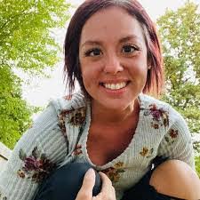 Kara Shipley's Instagram, Twitter & Facebook