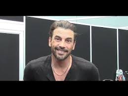 He also went to the university of north carolina where he wanted to get a degree in marine biology. Riverdale Skeet Ulrich Interview Season 4 Youtube