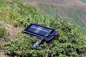 The smallest rtl2832u & r820t2 software defined radio (sdr) in the world! How To Listen To Police Fire Dept Or Pilots On Your Android Digital Trends