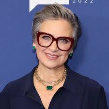 Come meet @carolinemanzo