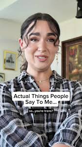 Ellis Duran's Instagram, Twitter & Facebook