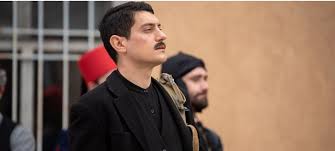 Ο αργύρης πανταζάρας (βόλος, 14 οκτωβρίου 1988) είναι έλληνας ηθοποιός και σκηνοθέτης. Argyrhs Pantazaras Me Tis Agries Melisses Hmastan Se Synexh Epikoinwnia Patras Events