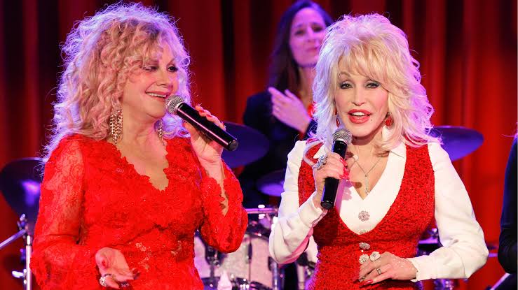 Dolly Parton's sister reveals one of her final acts of generosity in moving  tribute - ABC7 San Francisco