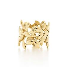 Paloma Picasso S Olive Leaf Collection Pays Tribute To The Olive Branch Jewelry Cute Work Outfits Fashion And Beauty Tips