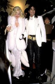 The biggest pop star of the '80s, and one of the most popular artists of all time, with a brilliant, soulful voice and breathtaking dance mo. Michael Jackson S Best Style Moments Michael Jackson S Top Style Moments