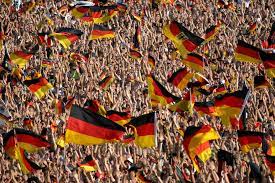 Auch nach der öffnung des marktes durch den eugh hat der bezahlsender sky in deutschland ein monopol inne. Deutschland Will Seine Fans Zuruckerobern Fussball Inside