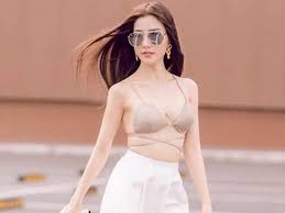 Á hậu phương anh hóa thân thành nàng công chúa kiêu. Phi PhÆ°Æ¡ng Anh Hinh áº£nh Quan Quan The Face 2018 Má»›i Nháº¥t Trang 1