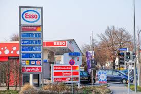 New releases are shown in this section for 28 days after arrival. Si Racha Chonburi Thailand April 18 2018 Esso Gas Station Editorial Image Image Of Exxonmobil Shop 115155125
