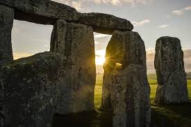 En lugar de la clásica celebración, el fenómeno se transmitirá por streaming, de acuerdo con la bbc. Viaje En Autobus Al Solsticio De Verano De Stonehenge Londres 2021 Viator