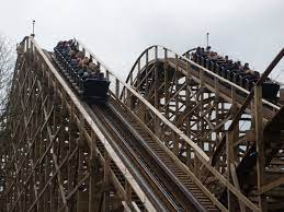 Het verhaal van sint joris en de draak gaat over de held sint joris die bij scouting ieder jaar herdacht wordt. Joris En De Draak Wikipedia