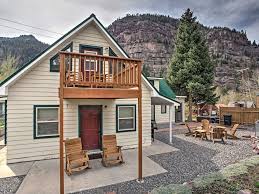 Each of our cabins, has a main bedroom and loft with two beds, equipped kitchen, private bath, air conditioning and heat, private entrance, and covered porch. Pin On Colorado