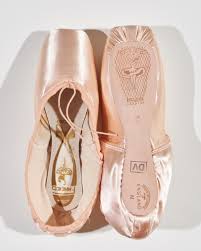 For these six standard freed shoes, there are five possible width fittings, twenty sizes, and about thirty makers. Freed Pointe Shoes 6 1 2 No X Fish And Wineglass Stock Free Shipping Shoes Pointe Shoes Ballet Shoes