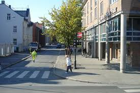 Reverse Toll Paid To Pedestrians Cyclists In Norwegian Town Pedestrian Towns Walkers