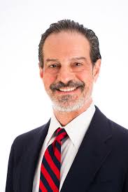 Lee Hubbell's Instagram, Twitter & Facebook