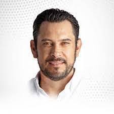 Gerardo Candelaria's Instagram, Twitter & Facebook