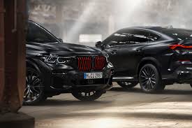 Bmw x62021 es gibt viel schulterfreiheit für alle außenborder. Black Vermillion Edition Bmw X5 Und X6 Mit Roten Nieren