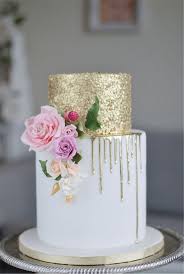 6 Dernieres Tendances De Gateau De Mariage Aussi Miss Adorable Dreamwedding Happ Kuchen Gateau Hochzeitstorte Torte Hochzeit Hochzeitstorte Gold
