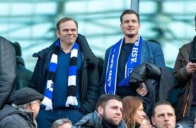 Marcell jansen's birth flower is chrysanthemum. Hsv Stellt Bernd Hoffmann Frei Prasident Marcell Jansen Wird Aufsichtsratsvorsitzender Fussball Stuttgarter Zeitung