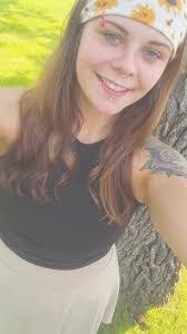 Amber Grisham's Instagram, Twitter & Facebook