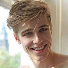 Fashionable Men S Haircuts Facebook Pinterest Twitteralways Looking Your Best In College Can Seem A Little Fashion Inspire Fashion Inspiration Magazi College Hairstyles Blonde Guys Haircuts For Men