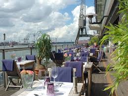 Explore menu, see photos and read 422 reviews: Restaurants Mit Blick Auf Hafen Und Elbe Hamburg De