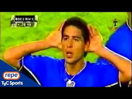 El topo gigio de juan román riquelme. El Festejo Del Topo Gigio De Juan Roman Riquelme Youtube