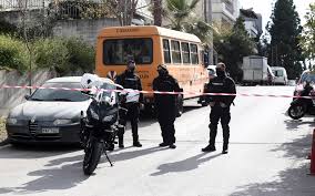 Karaivaz wurde tot neben seinem auto gefunden. Kgsnf9kwkyjejm