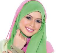 Baju bridesmaid ini disempurnakan lagi dengan pilihan warna tudung baby pink. Mrs Wawa Ashihara Tips Padanan Hijab Yang Sesuai Dengan Warna Kulit