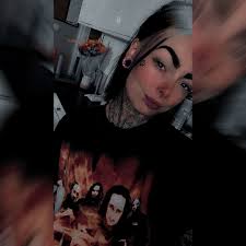 What causes black paint to turn green?