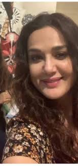 ba't hindi kana nagr-react sa shared post ko? are you mad at me ba? you  don't love me na? can we talk please? i wanna know what's wrong. what's our  problem, baby?