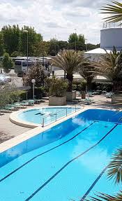 Il parco l'acquario di cattolica, ricavato da una ex colonia per bambini degli anni '30, è oggi il più grande parco acquatico dell'adriatico e uno fra i più interessanti parchi tematici d'europa. Hotel Cattolica 4 Stelle Albergo Sul Mare In Riviera Romagnola Hotel Cormoran