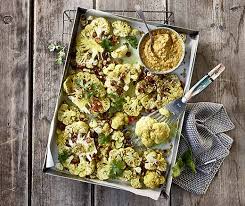 Die füllung aus brot, schinken und ei hält diesen blumenkohlkopf zusammen. Blumenkohl Rezepte Betty Bossi